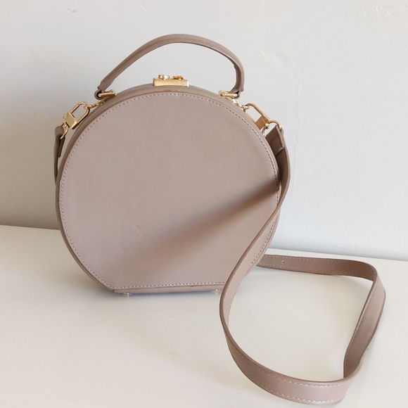 Madison West Handbags - 🌿CIRCLE DOME BAG🌿